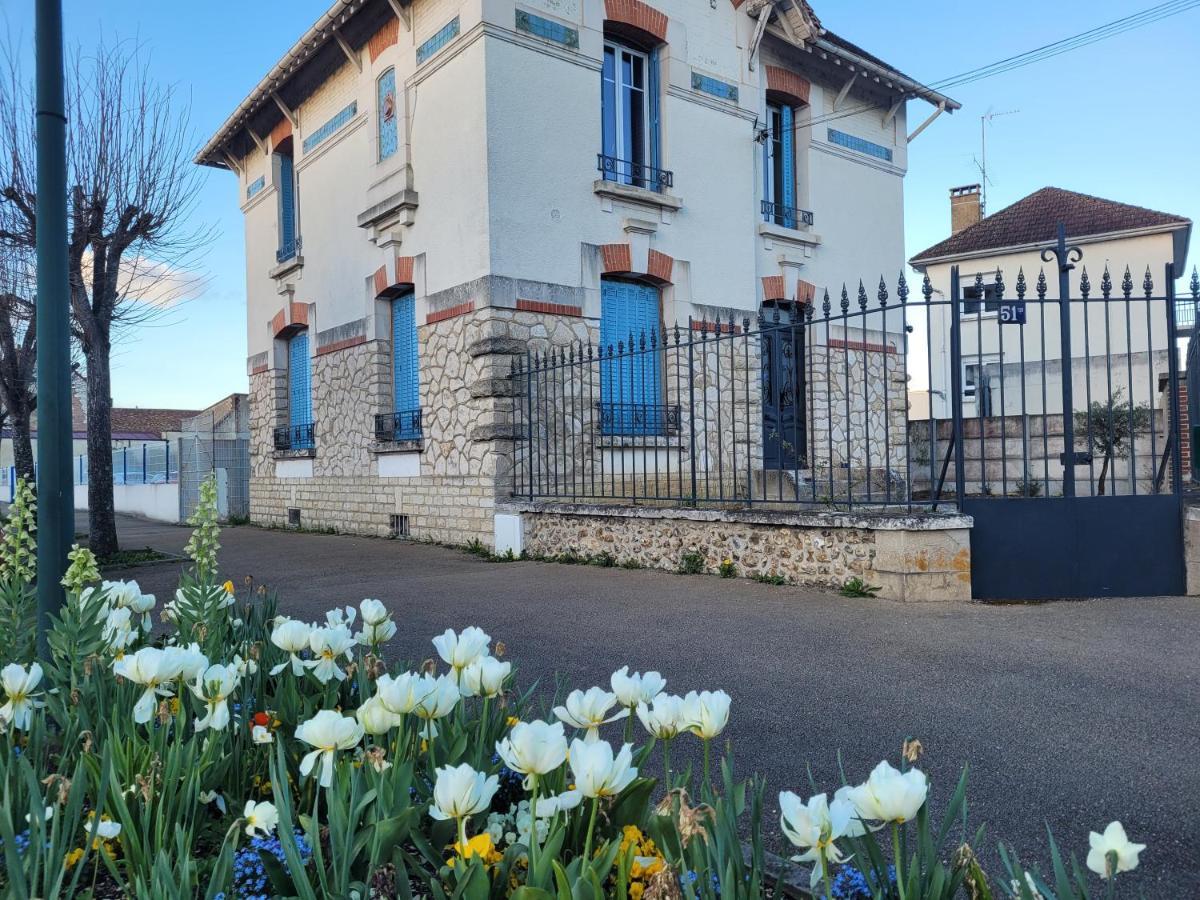 Appartements Cdg Joigny Dış mekan fotoğraf